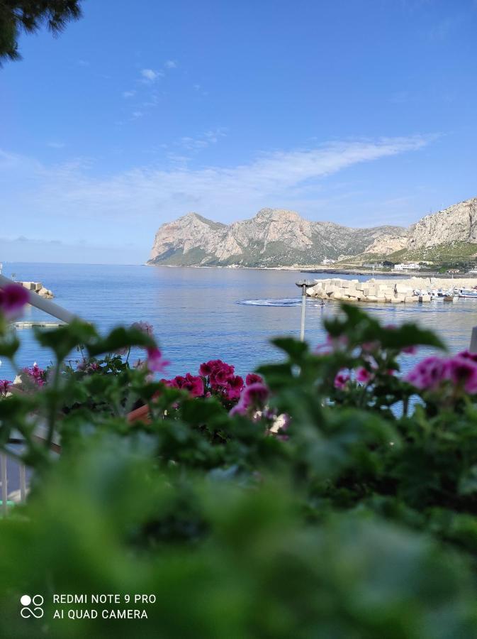 La Casa Di Giulio - Holiday Home Ізола-делле-Фемміне Екстер'єр фото